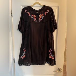 Free People mini baby doll dress! Gauzy dress is lined.